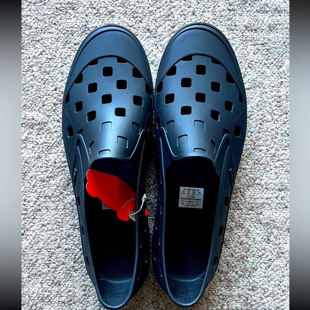 Vans SLIP-ON TRK Brand New size 13